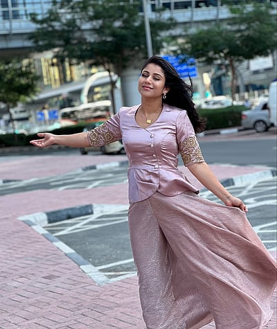 இலக்கை நோக்கி, மகிழ்வுடன்... ஆல்யா மானஸா!