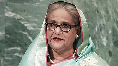 வங்கதேசம்: நூறைத் தொட்டன ஷேக் ஹசீனா மீதான வழக்குகள்