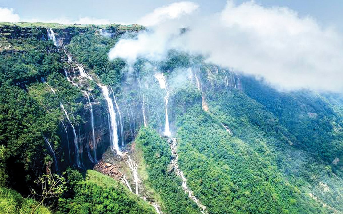 செவன் சிஸ்டர்ஸ் பால்ஸ்