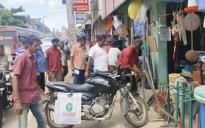 குலசேகரம் பேரூராட்சியில் 
சாலையோர ஆக்கிரமிப்புகள் அகற்றம்