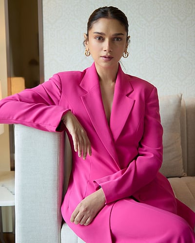 காதலித்தால் எல்லாம் அழகாகத் தெரிகிறது!