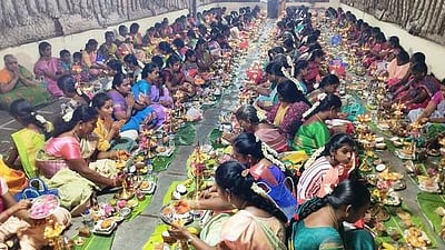 பொன்னமராவதி அம்மன் 
கோயிலில் திருவிளக்கு பூஜை