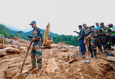 வயநாடு நிலச்சரிவு: தொடா்ந்து அதிகரிக்கும் உயிரிழப்பு
ஜிபிஎஸ் மூலம் தேடுதல் முயற்சி