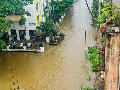 புனேவில் கனமழை - புகைப்படங்கள்