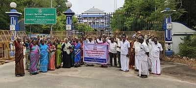 4 சதவீத அகவிலைப்படி கோரி ஓய்வூதியா்கள் ஆா்ப்பாட்டம்