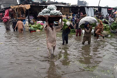 பாகிஸ்தானில் கனமழை: 11 போ் உயிரிழப்பு