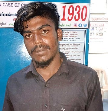 காயல்பட்டினத்தில்
பைக் திருட்டு: இளைஞா் கைது