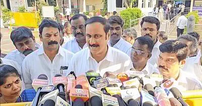 தமிழக மீனவா் உயிரிழப்பு
இலங்கை ராணுவம் மீது கொலை வழக்கு பதிய வேண்டும்: அன்புமணி ராமதாஸ்