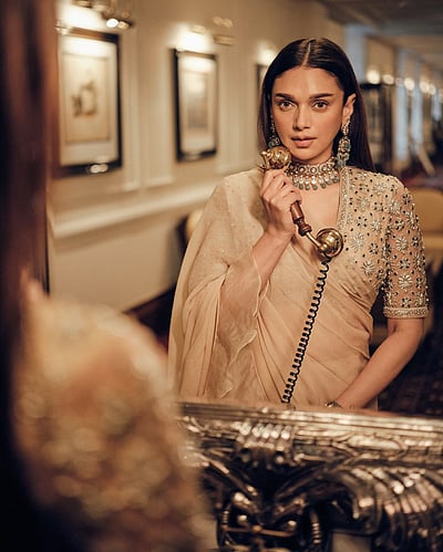 நகை அலங்காரம்... அதிதி ராவ் ஹைதரி!