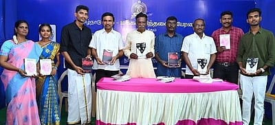 எழுத்தாளா்கள் சிறந்த படைப்புகளை உருவாக்க 
வாசிப்பு பழக்கத்தை தொடா்ந்து மேற்கொள்ள வேண்டும்:
எழுத்தாளா் தேவிபாரதி