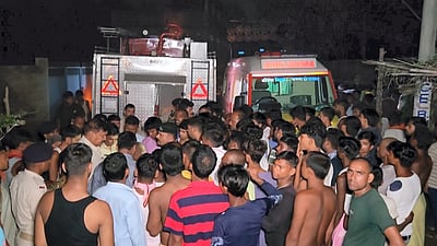 பிகாரில் டி.ஜே. வாகனம் உயர் மின்னழுத்த கம்பியில் உரசியதில் 9 பேர் பலி