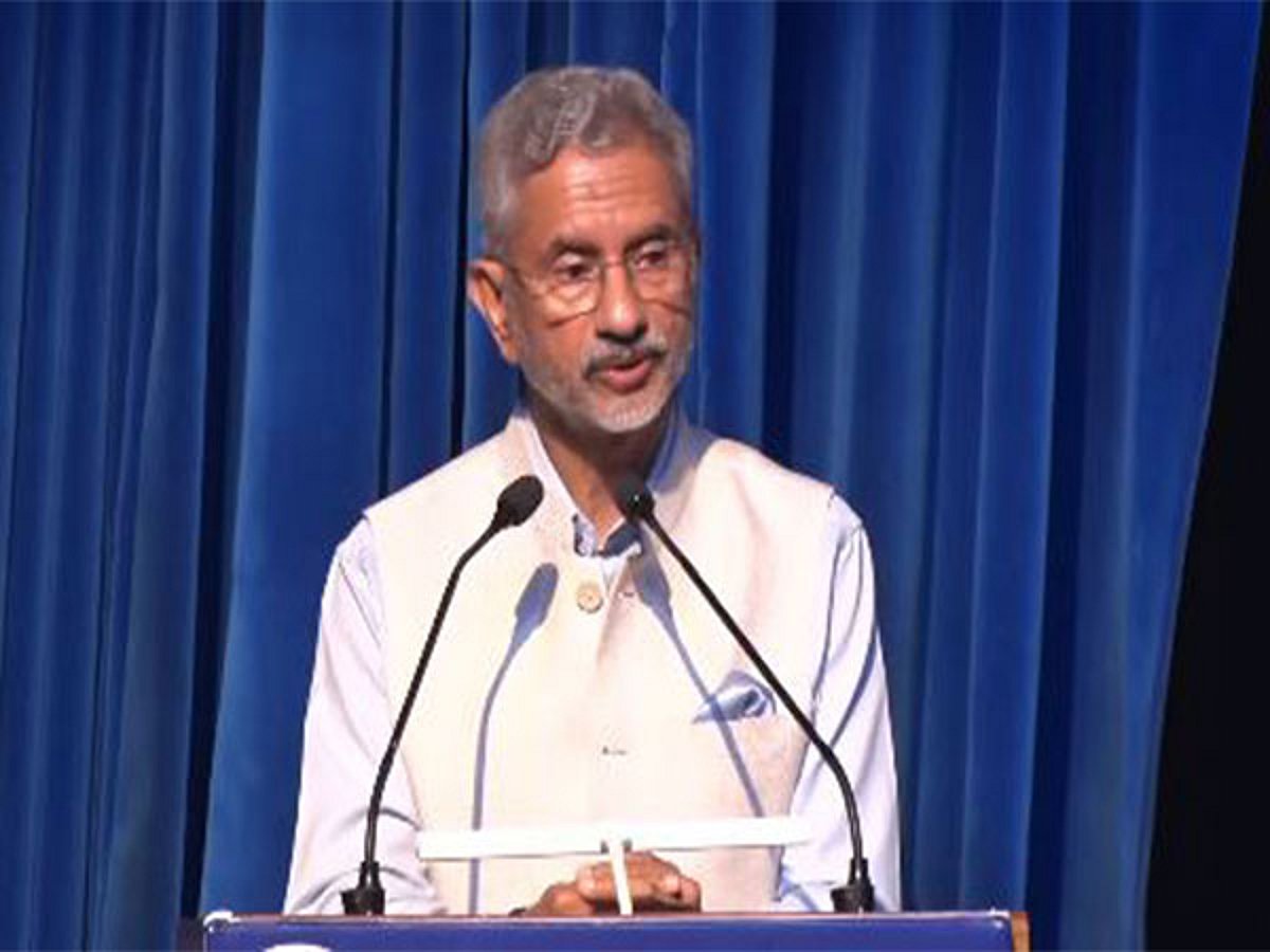 மத்திய அமைச்சா் ஜெய்சங்கருடன்
மீனவா் சங்கப் பிரதிநிதிகள் சந்திப்பு