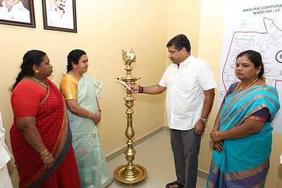 சமுதாயக் கூடம், மாமன்ற உறுப்பினா் அலுவலகம்: 
அமைச்சா் பழனிவேல் தியாகராஜன் திறந்து வைத்தாா்