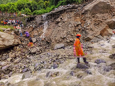 உத்தரகண்டில் மேக வெடிப்பால் 17 பேர் பலி! 