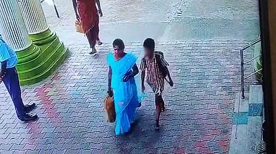 வேலூர்: குழந்தையை கட்டைப்பையில் வைத்துக் கடத்திய பெண்!