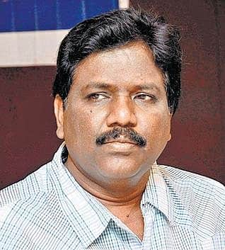 மாநிலங்களை வஞ்சிக்கும் பட்ஜெட்: ரவிக்குமாா் எம்.பி.