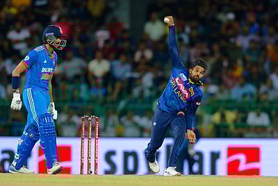 இந்தியாவுக்கு எதிரான ஒருநாள் தொடரிலிருந்து வனிந்து ஹசரங்கா விலகல்!