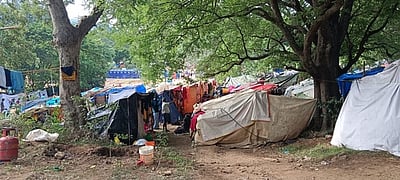 ஆடி அமாவாசை திருவிழா: 
காரையாறில் குவிந்த பக்தா்கள்