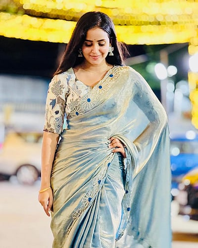 சேலை அழகு... கண்மணி!