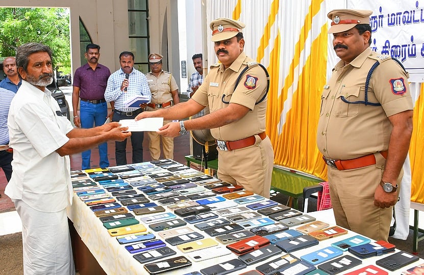 ஆன்லைன் மோசடி மூலம் இழந்த ரூ. 73.65 லட்சம் மீட்டு ஒப்படைப்பு