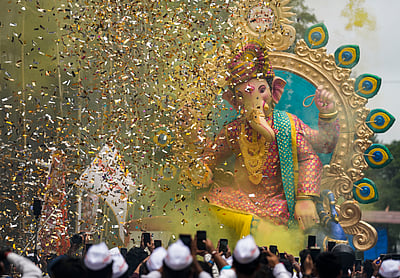 சதுர்த்தி விழாவுக்கு ஆயத்தமாகும் மும்பை - புகைப்படங்கள்