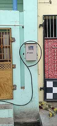 ஆண்டாள் கோயில் ரத வீதிகளில் புதைவட மின்கம்பி இணைப்பு வழங்கத் தாமதம்