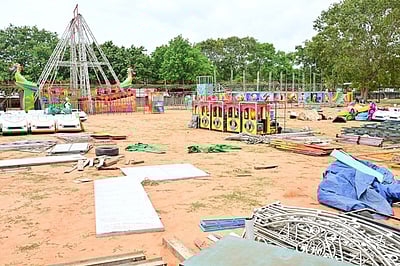 கிருஷ்ணகிரி மாங்கனி கண்காட்சி பணிகள் தொய்வு: விவசாயிகள் அதிருப்தி