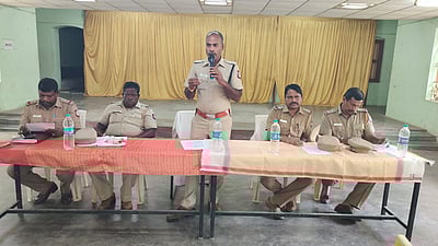 விநாயகா் சிலைகள் விசா்ஜனம்:  டிஎஸ்பி அறிவுரை