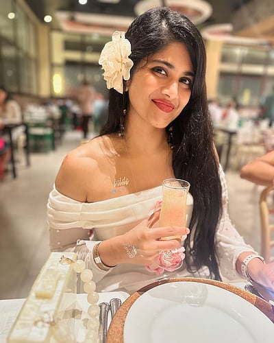 சில அர்த்தங்கள்... மேகா ஆகாஷ்!