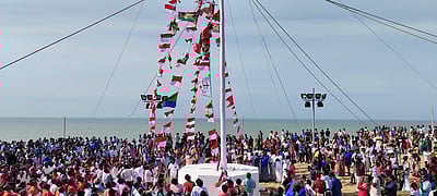 மணப்பாடு திருச்சிலுவை திருத்தல மகிமைப் பெருவிழா கொடியேற்றத்துடன் தொடக்கம்