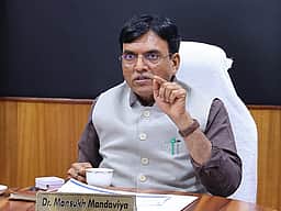 அனைத்துத் தொழிலாளா்களுக்குமான இலவச உடல் பரிசோதனைத் திட்டம்: மத்திய அமைச்சா் தொடங்கி வைத்தாா்