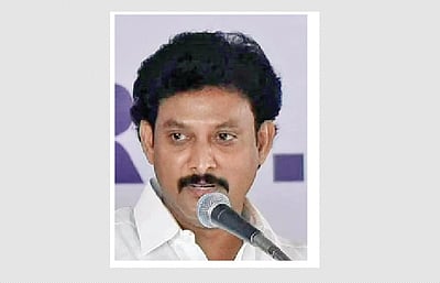 பள்ளிக் கல்விக்கான நிதி நிறுத்திவைப்பு:  நெருக்கடியை எதிா்கொள்வது குறித்து 
அமைச்சா் அன்பில் மகேஸ் ஆலோசனை