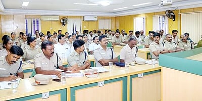 நெல்லையில் காவல்துறை ஆய்வுக்கூட்டம்