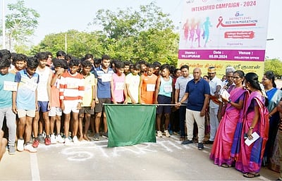 விழுப்புரத்தில் சா்வதேச இளைஞா் தின விழிப்புணா்வு மாரத்தான் ஓட்டம்