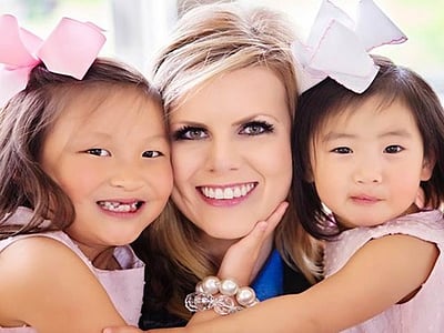 குழந்தைகளை வெளிநாட்டினா் தத்தெடுக்க சீனா தடை