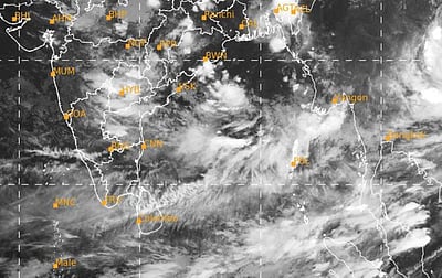 சென்னை அருகே கரை கடந்த புயல் சின்னம்: இன்று 6 மாவட்டங்களில் கனமழைக்கு வாய்ப்பு