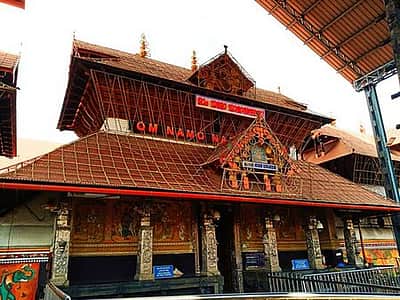 கேரளம்: குருவாயூா் கோயிலில்
ஒரே நாளில் 334 திருமணங்கள்; இதுவரை இல்லாத அதிகபட்சம்