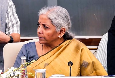 ரூ.2,000 வரை பரிவர்த்தனைக்கு 18% ஜிஎஸ்டி! தற்காலிகமாக ஒத்திவைப்பு!