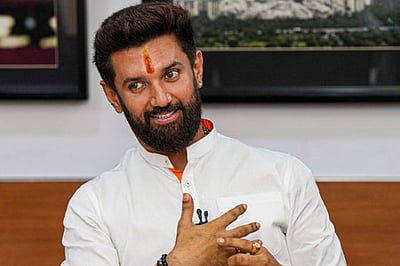 பிகாா்: ஆளும் தே.ஜ. கூட்டணி வேட்பாளா் வேட்புமனு நிராகரிப்பு