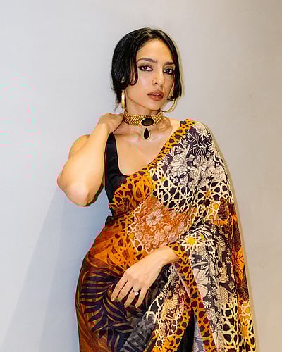 சோபிதா 'புலி'பாலா!