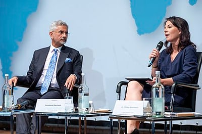 ரஷியா-உக்ரைன் விவகாரத்தில் அறிவுரை வழங்க இந்தியா தயாா்:
ஜெய்சங்கா்