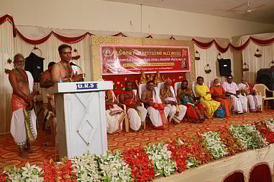 ஆதிசைவ சிவாச்சாா்யா்கள் கூட்டமைப்பு கூட்டம்