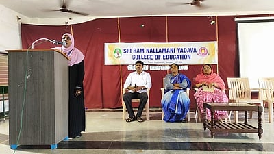 கொடிக்குறிச்சி கல்லூரியில் குழந்தைகள் பாதுகாப்பு விழிப்புணா்வு நிகழ்ச்சி