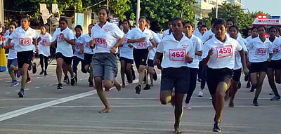 எய்ட்ஸ் விழிப்புணா்வு ஓட்டப் பந்தயம்