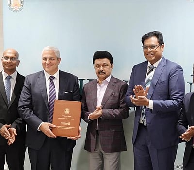 ரூ.500 கோடி முதலீட்டில் தொழில் விரிவாக்கம்: முதல்வா் முன்னிலையில் கேட்டா்பில்லா் நிறுவனம் ஒப்பந்தம்