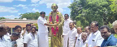 கோவில்பட்டி கி.ரா. நினைவு மண்டபத்தில் அமைச்சா் ஆய்வு