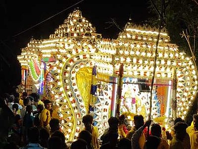 மேலிருப்பு முத்தாலம்மன் கோயில் செடல் விழா