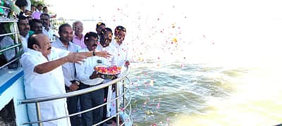 கீழணை, வீராணம் ஏரியிலிருந்து பாசனத்துக்கு தண்ணீா் திறப்பு