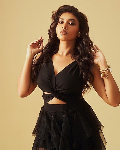 அழகிய ராட்சசி... துஷாரா விஜயன்!