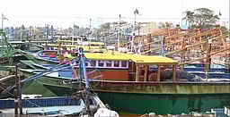 தூத்துக்குடி கடலில் மூழ்கிய விசைப்படகு: ரூ. 30 லட்சம் இழப்பு